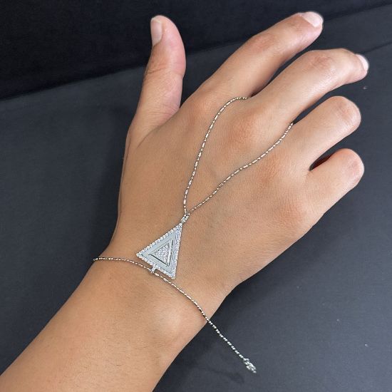 Üçgen Tasarım Şahmeran resmi