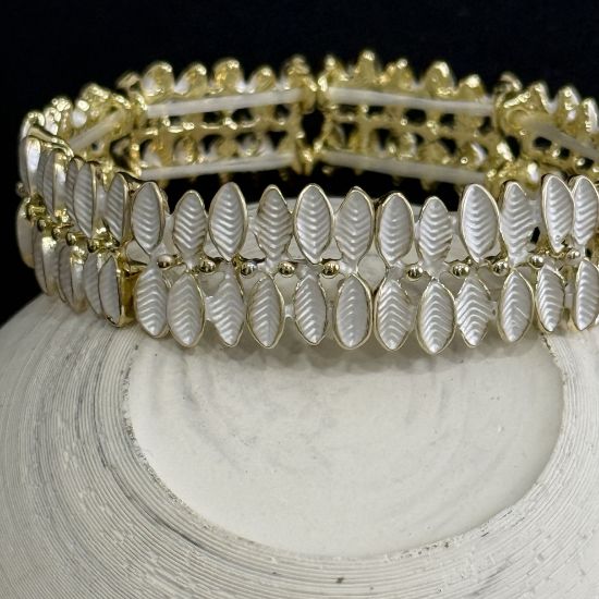 Lastikli Yaprak Motif Sedef Bileklik resmi