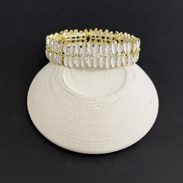 Lastikli Yaprak Motif Sedef Bileklik resmi