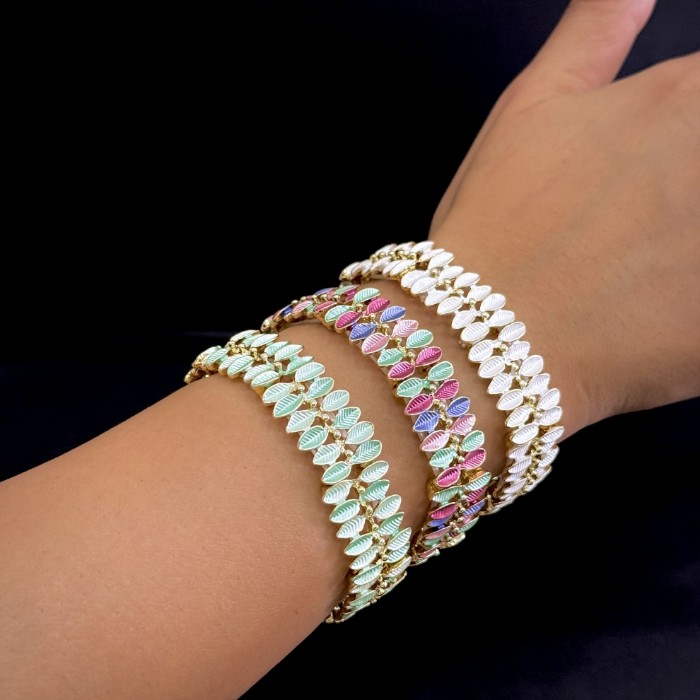 Lastikli Yaprak Motif Sedef Bileklik resmi