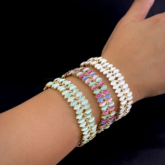 Lastikli Yıldız Detay Renkli Bileklik resmi