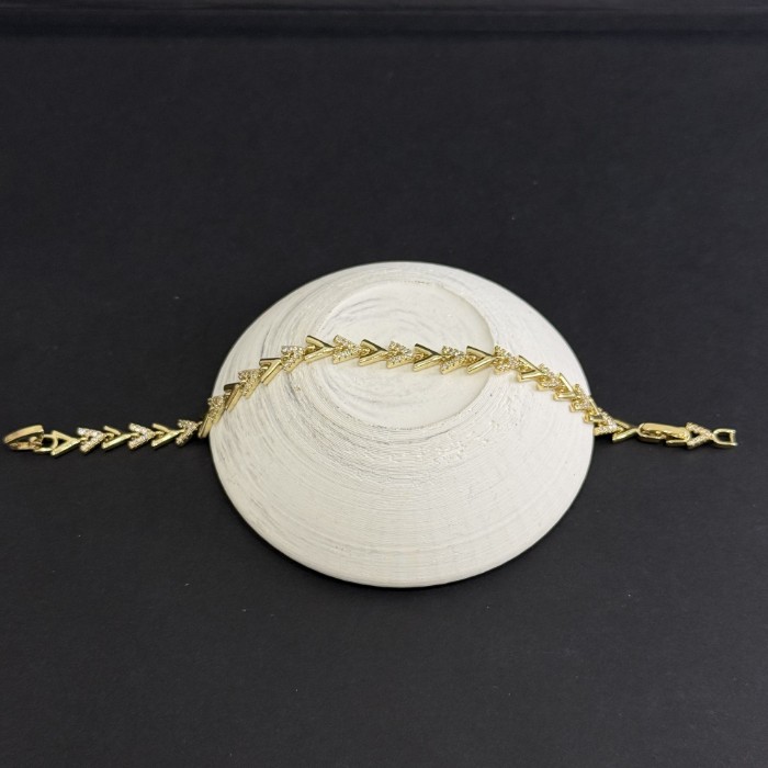 Xuping V Bileklik resmi