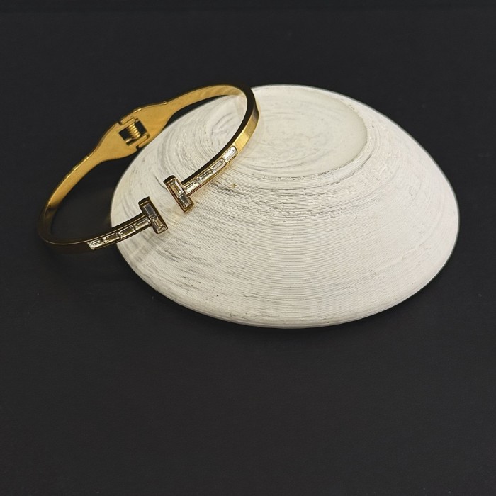 Çelik T Taşlı Kelepçe resmi