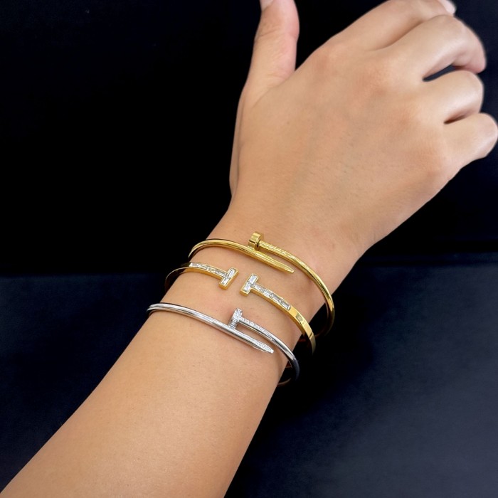 Çivi Minimal Taşlı Silver Çelik Kelepçe resmi