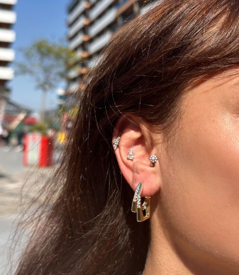 Kare Tasarım Taşlı Küpe resmi