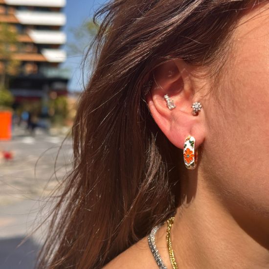 Mineli Çiçek Küpe Beyaz resmi