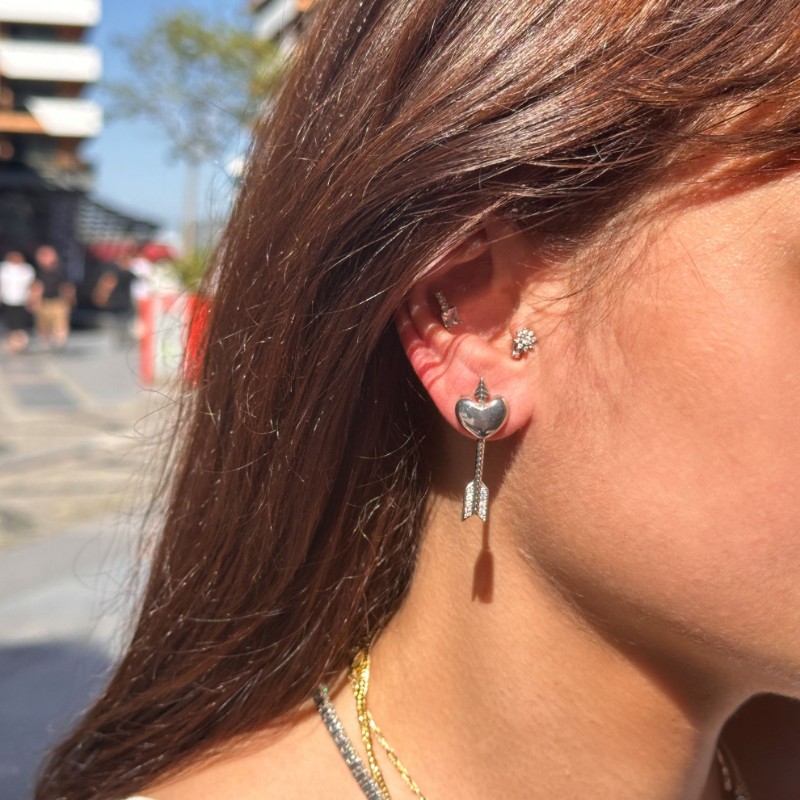 Ok Saplanmış Kalp Küpe Silver resmi