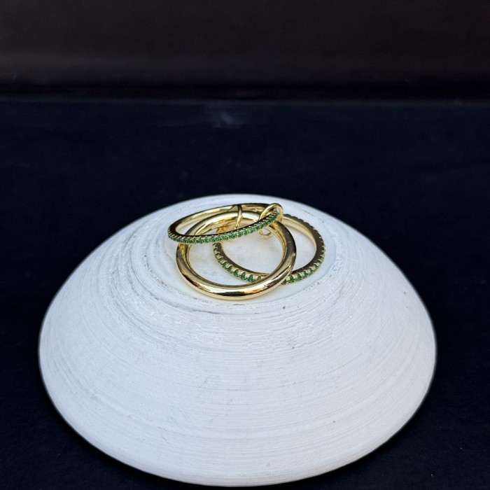 İki Kenarı Yeşil Taşlı Yüzük resmi