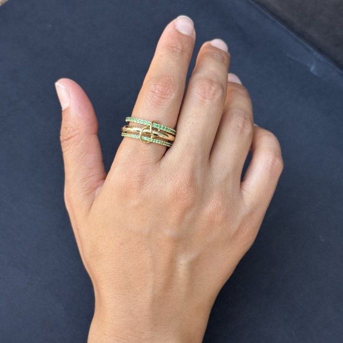 İki Kenarı Yeşil Taşlı Yüzük resmi