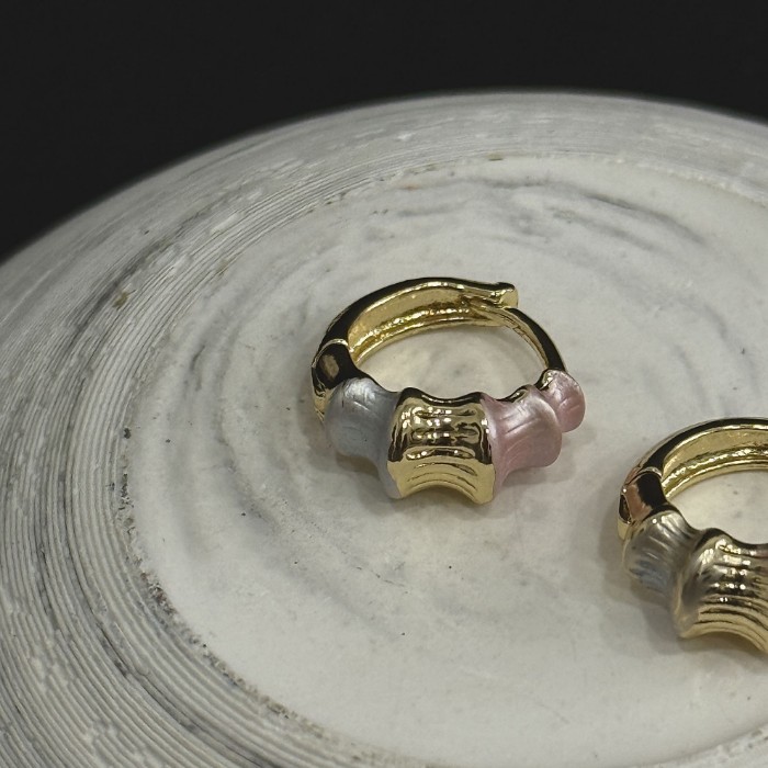 Minimal Pembe-Gri Mineli Küpe resmi