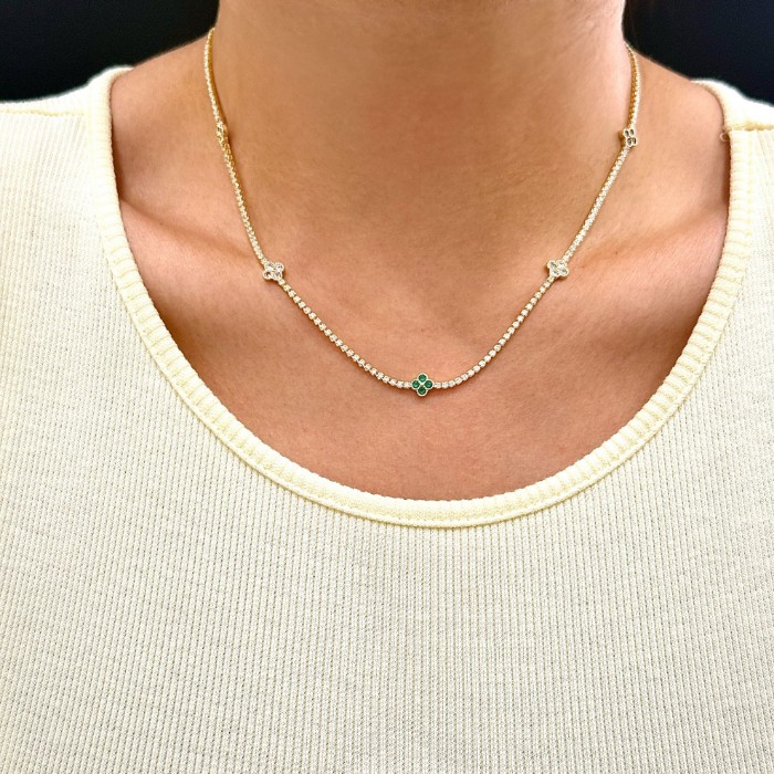 Minimal Suyolu Renkli Yonca Kolye resmi