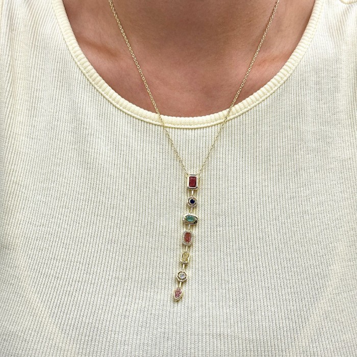 Renkli Tasarım Y Kolye Kırmızı resmi