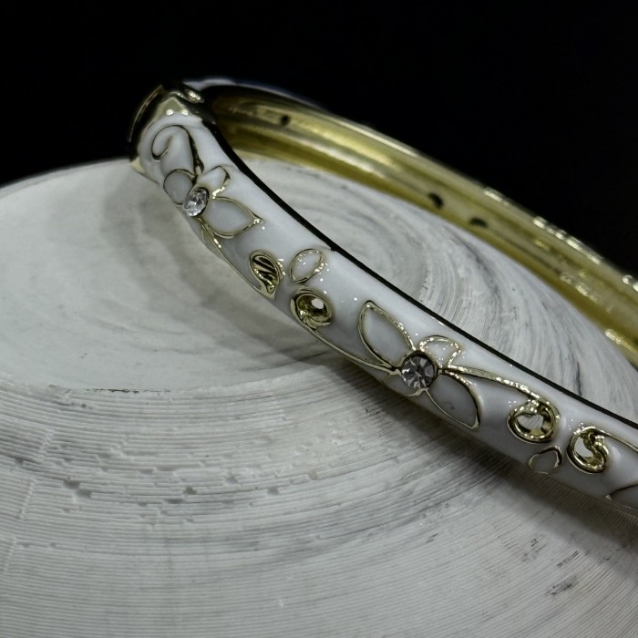 Beyaz Mineli Daisy Bileklik resmi