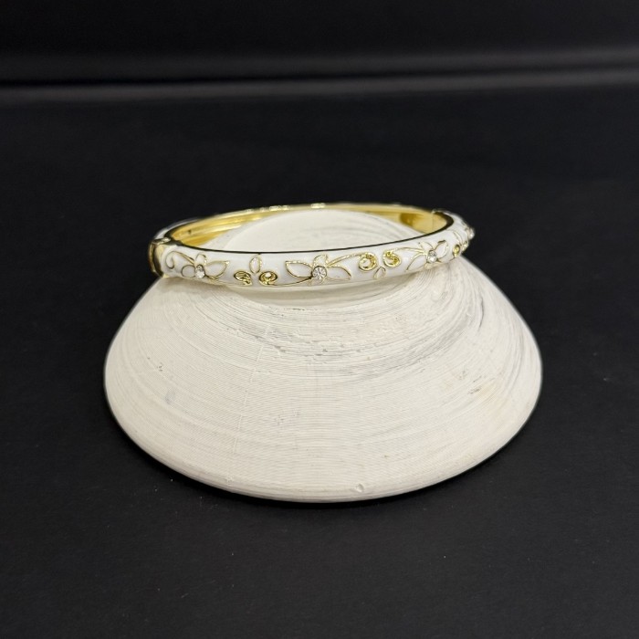 Beyaz Mineli Daisy Bileklik resmi