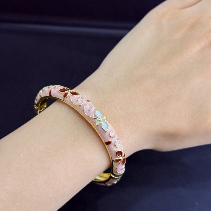 Pastel Pembe Mineli Çiçek Desenli Bileklik resmi