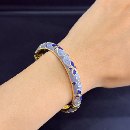 Lila Mineli Çiçek Desenli Bileklik resmi