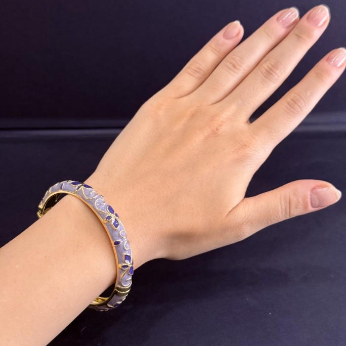 Lila Mineli Çiçek Desenli Bileklik resmi