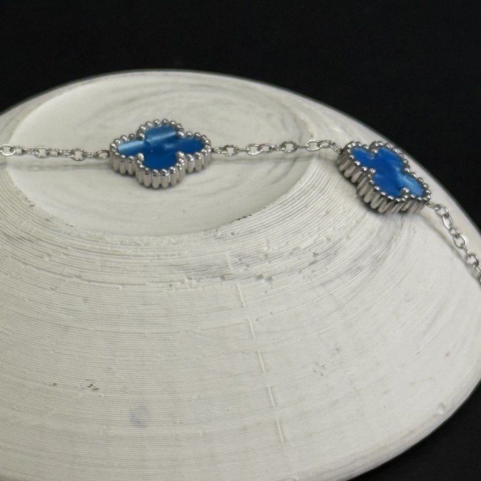 Mavi Dört Yapraklı Taşlı Bileklik Çelik resmi