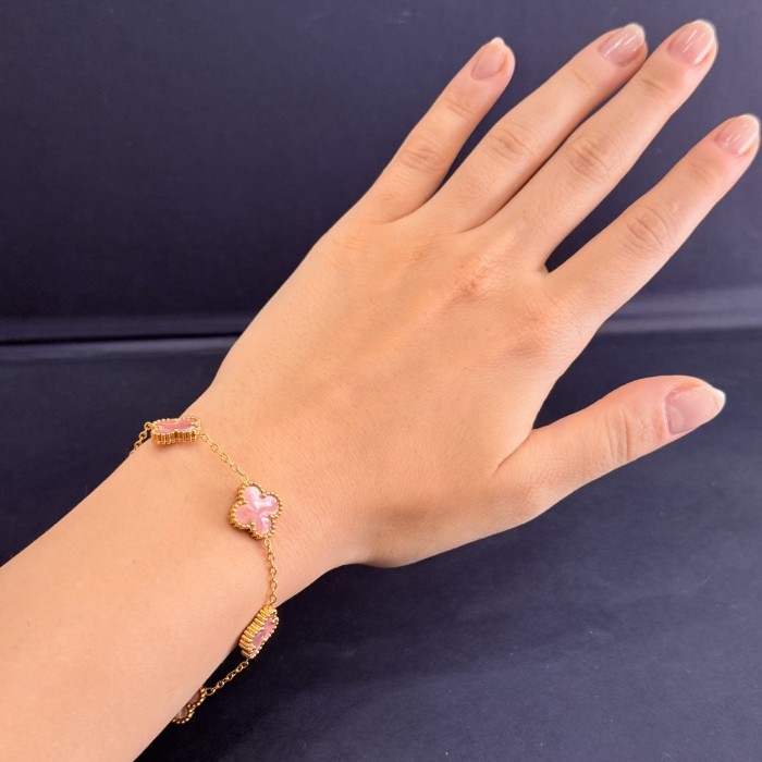 Pembe Dört Yapraklı Taşlı Bileklik Çelik resmi