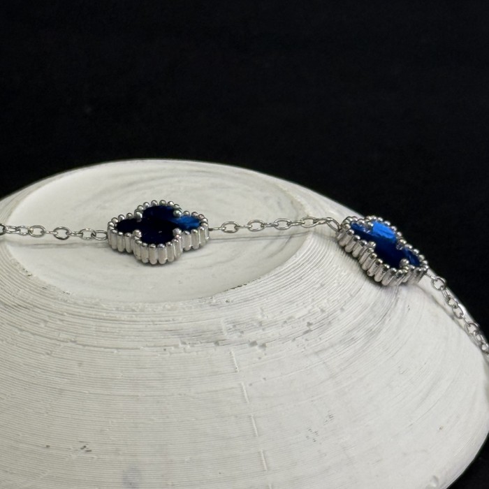 Lacivert Dört Yapraklı Taşlı Bileklik Çelik resmi