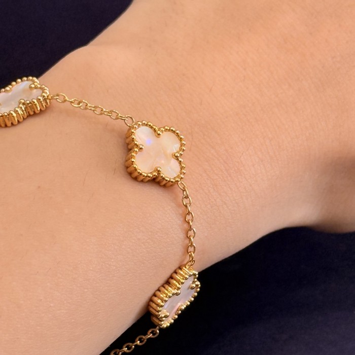 Sedef Dört Yapraklı Taşlı Bileklik Çelik resmi