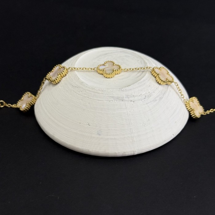 Sedef Dört Yapraklı Taşlı Bileklik Çelik resmi