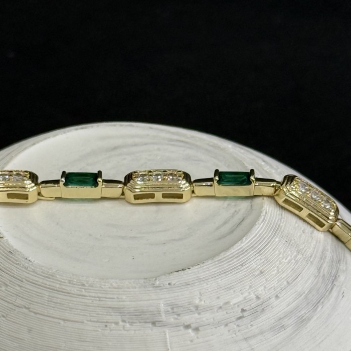 Zümrüt Taşlı Dikdörtgen Bileklik resmi