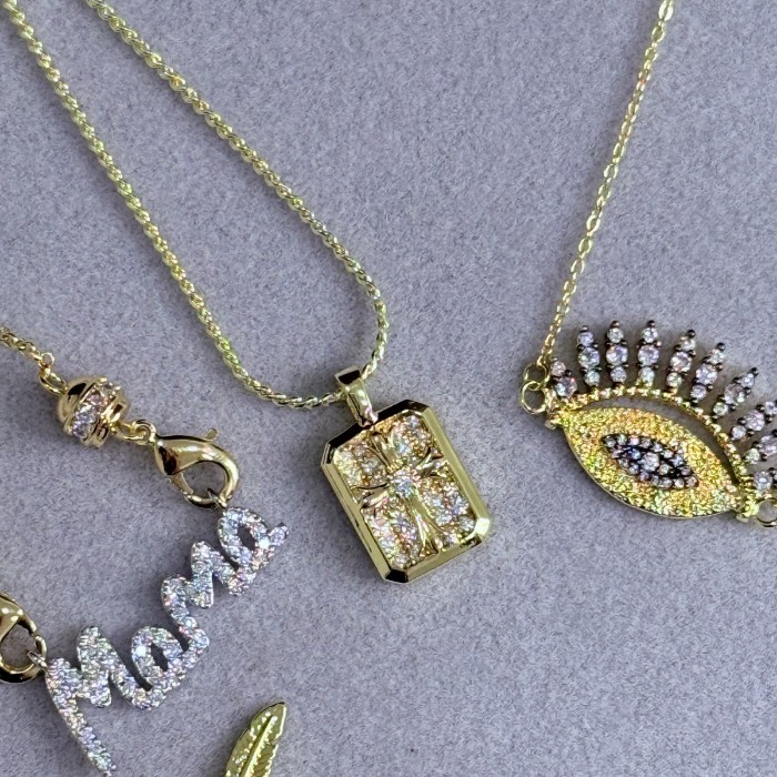 Işıltılı Nazar Göz Kolye – Zarafetin ve Koruyuculuğun Simgesi resmi