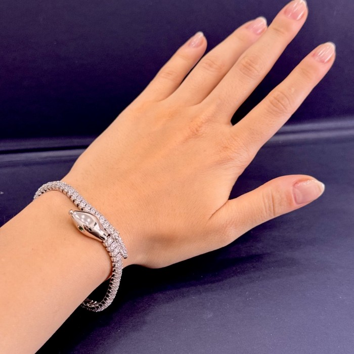 Yeşil Gözlü Yılan Bilezik – Gümüş Ton, Parlak Baş & Tam Pavé Sırt resmi