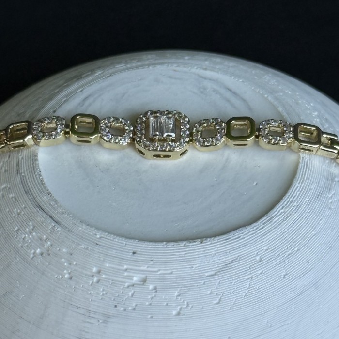 Zarif Baget Taşlı Altın Bilezik Xuping  resmi