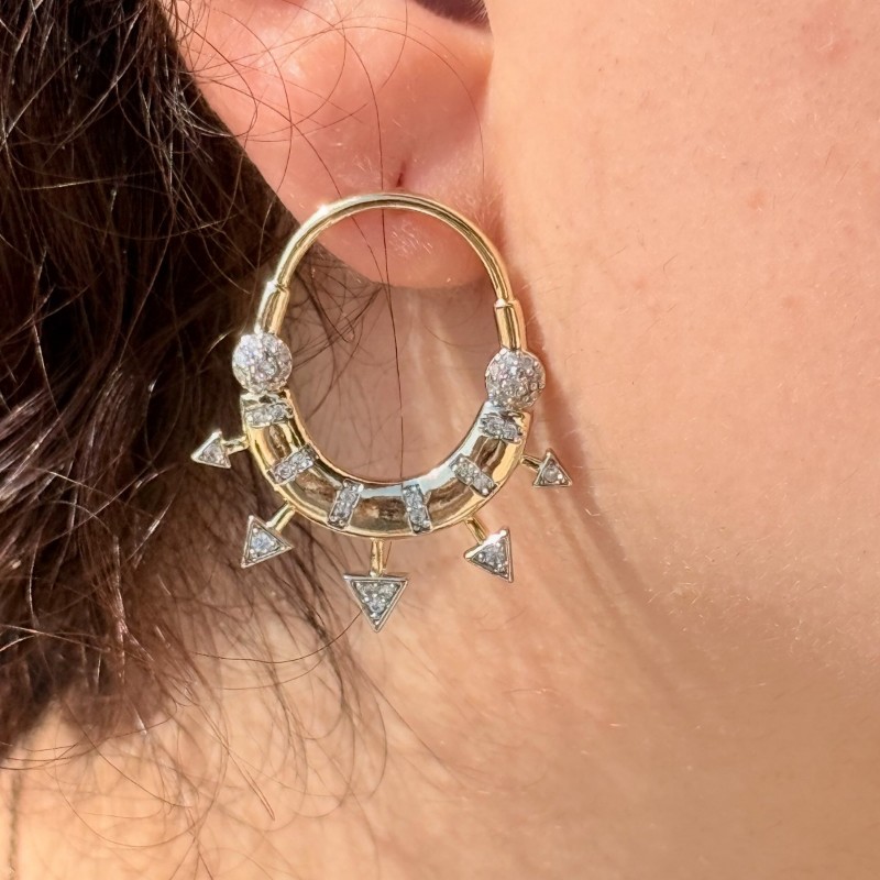 Üçgen Detaylı Renkli Halka Küpe resmi