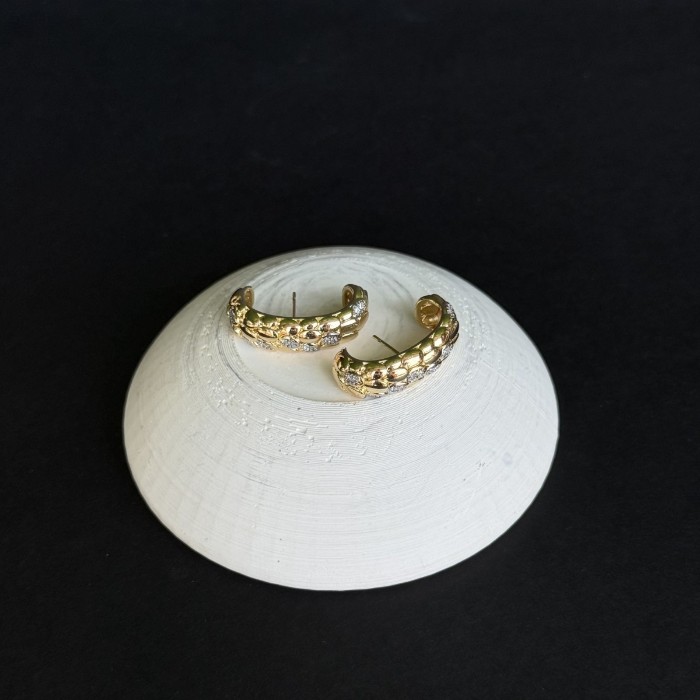 Oval Form Taşlı Küpe resmi