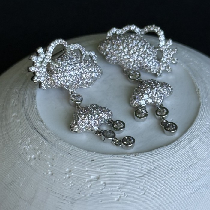 ☁️Bulut Formlu Taşlı Küpe resmi