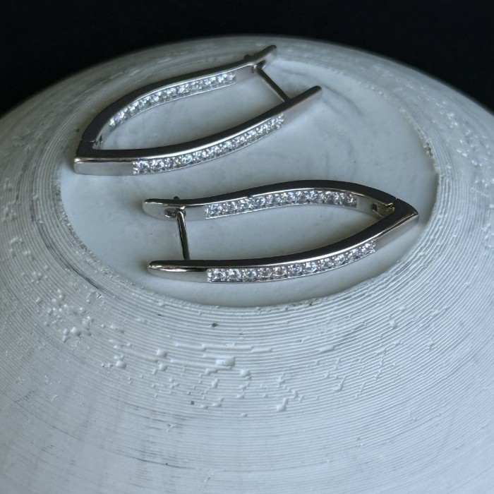 Navette (Badem) Form Uzun Küpe – Taş Şeritli resmi