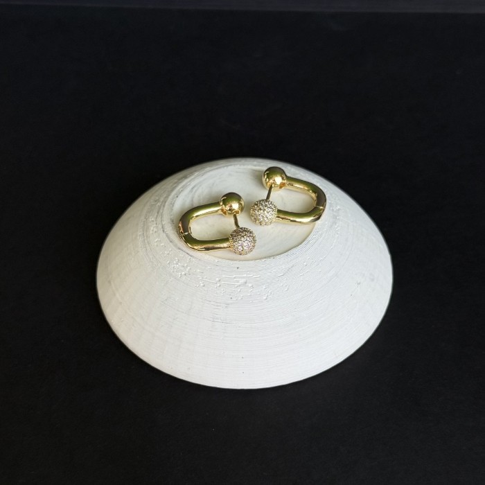 Kilit Form Küpe – Pavé Top Charm resmi