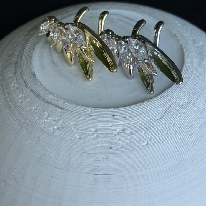 Melek Kanadı Kıkırdak Küpe (Gümüş renk) resmi