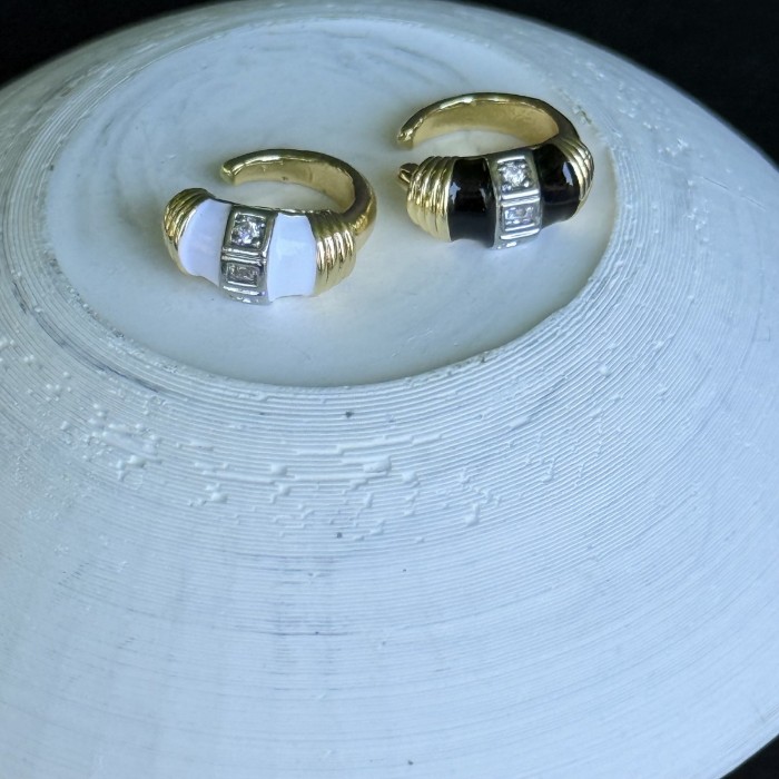 Kafes Model Kıkırdak Küpe (Siyah Renk) resmi