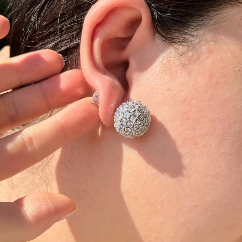 Top Başlı Tektaşlı Küpe resmi