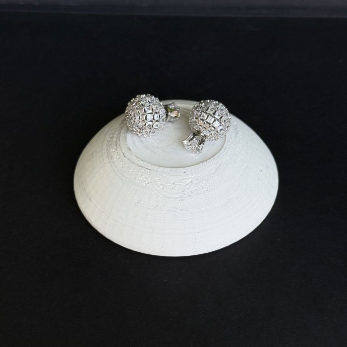 Top Başlı Tektaşlı Küpe resmi