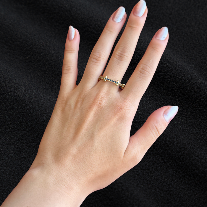 Lacivert Taşlı Yüzük: Derin Işıltı resmi