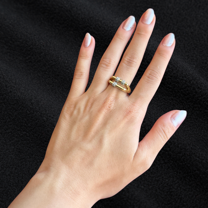 Gümüş Detaylı Gold Yüzük: Zarif ve Güçlü resmi