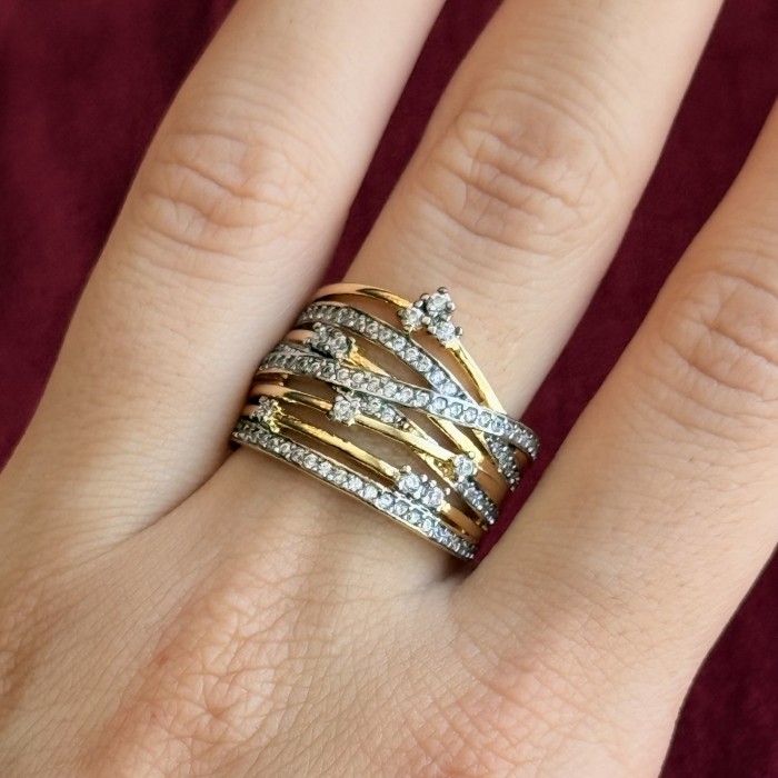 Gold ve Gümüş Yüzük: İki Metalin Zarafeti resmi