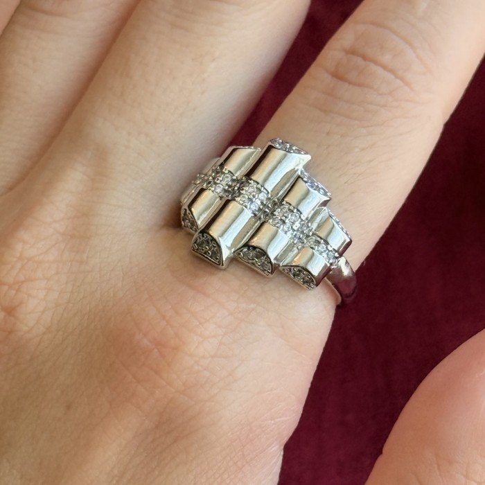 Zarif Gümüş Yüzük: Sade ve Şık resmi