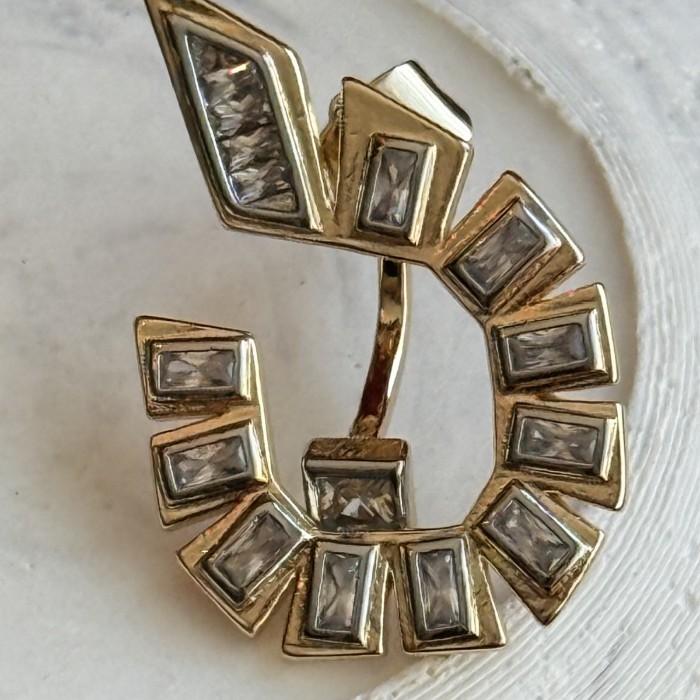 Gümüş Detaylı Gold Küpe: Zarafetin ve Şıklığın Mükemmel Uyumu resmi