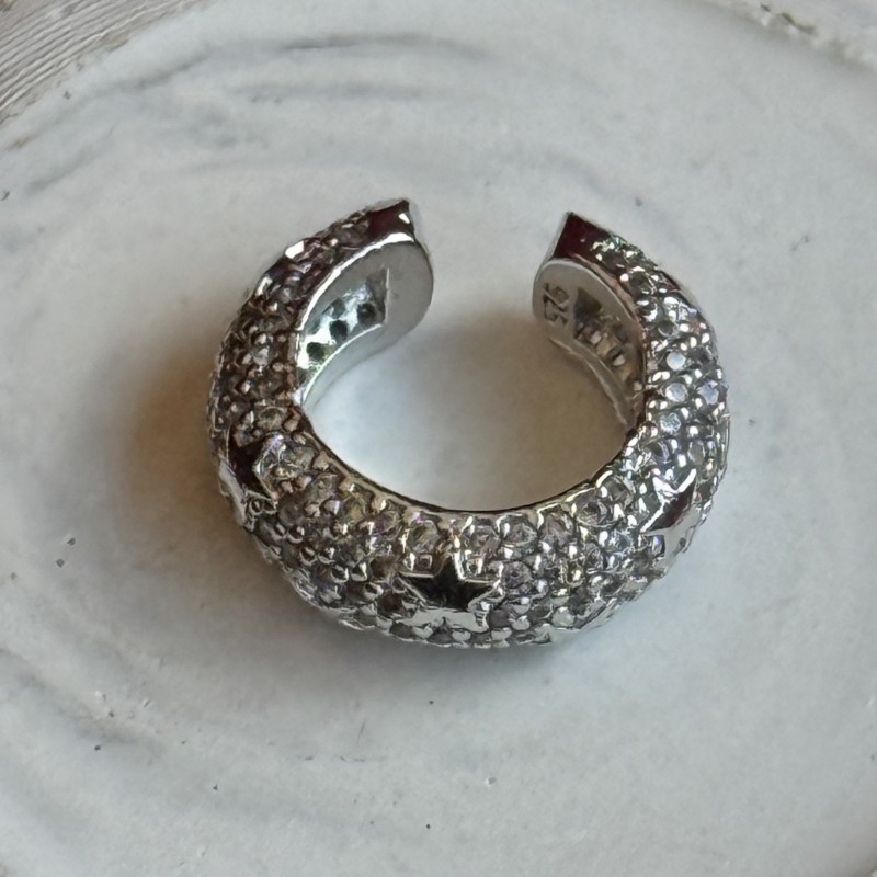 Yıldız Detaylı Gümüş Earcuff: Zarif ve Işıltılı Dokunuş resmi