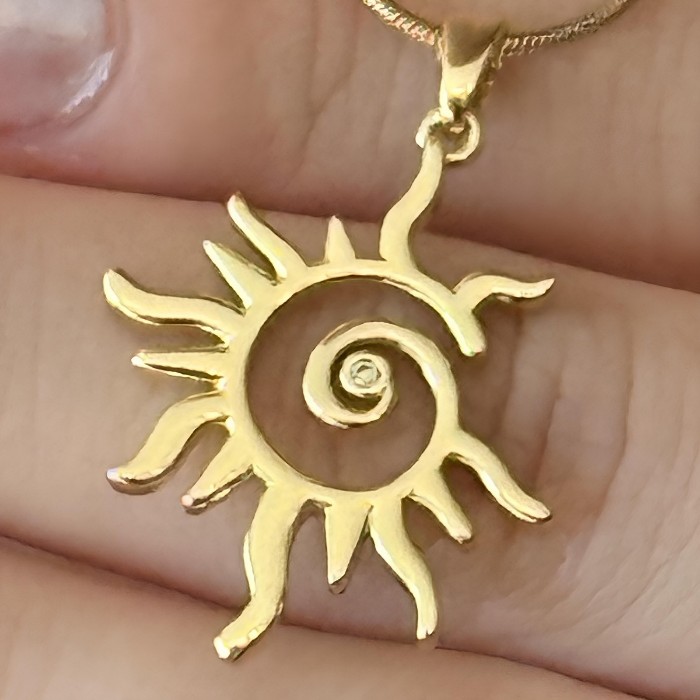 Güneş Kolye: Işıltılı ve Enerjik Şıklık resmi