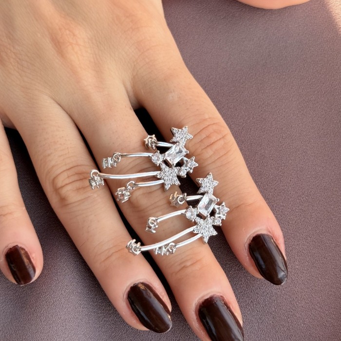 Yıldız Işıltısı Sallantılı Küpe resmi