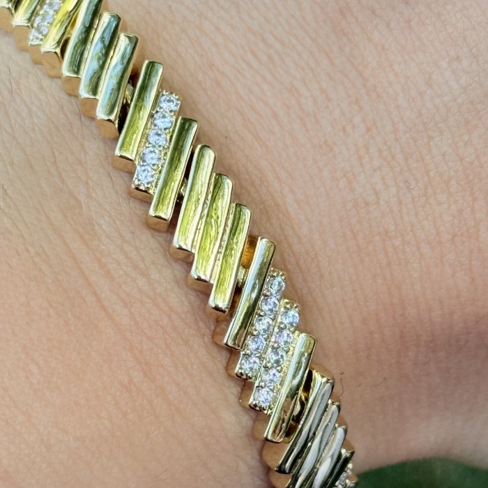 Açılı Form Taşlı Bileklik resmi