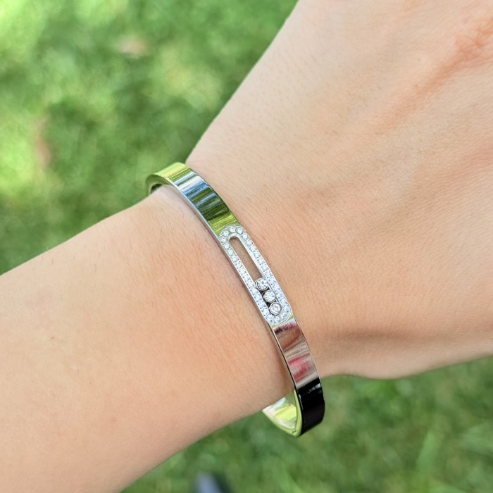 Gümüş Tonlu Modern Taşlı Kelepçe  resmi