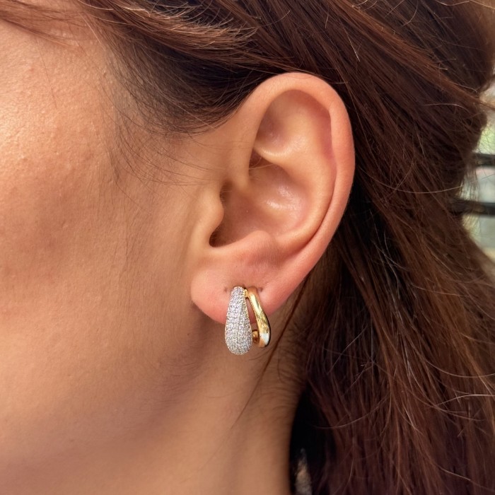 İnce ve Zarif: Gold & Silver Minimal Küpe resmi